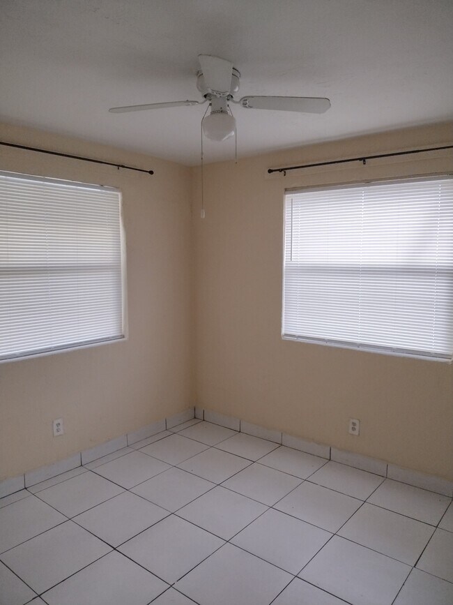 Photo - 1001 NW 8th St Unit 4