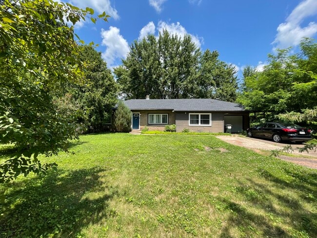 Photo - 1616 Cameron St