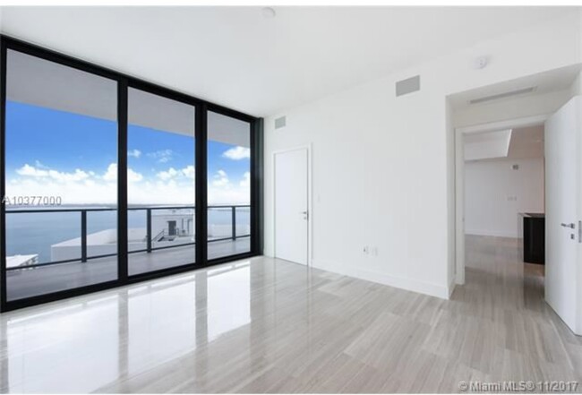 Photo - 1451 Brickell Ave Unidad 2702 Rental