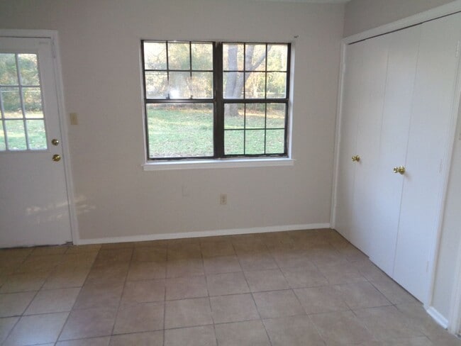 Photo - 5164 Woody Dr