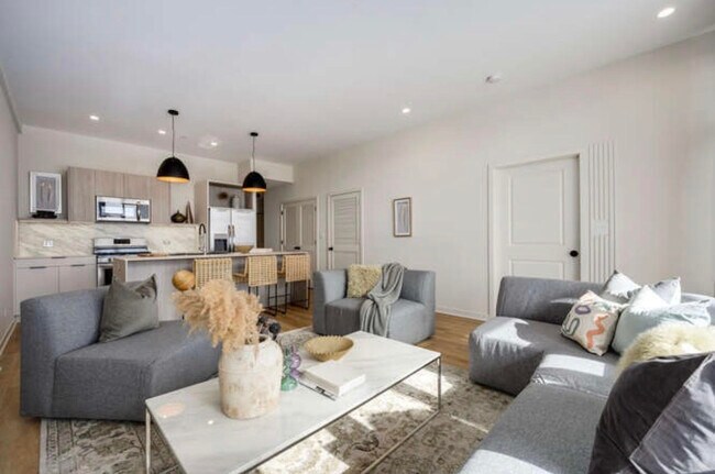 Photo - 6340 W Belmont Ave