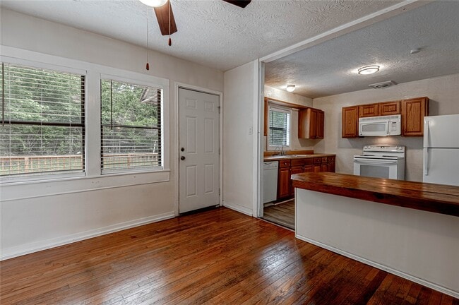 Photo - 2538 Sycamore Ave