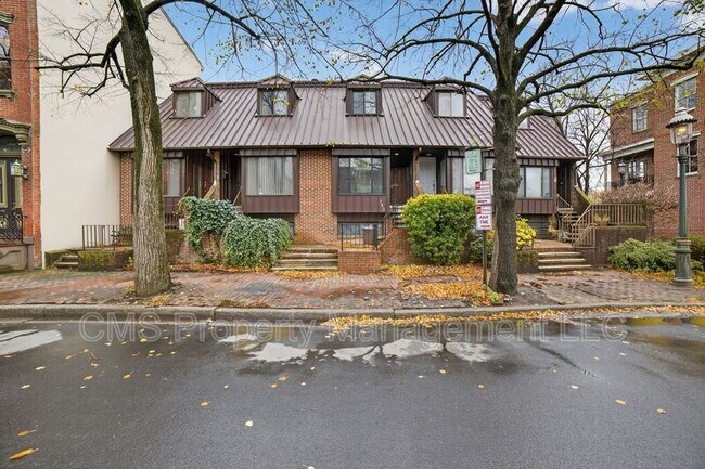 Photo - 105 Jackson St