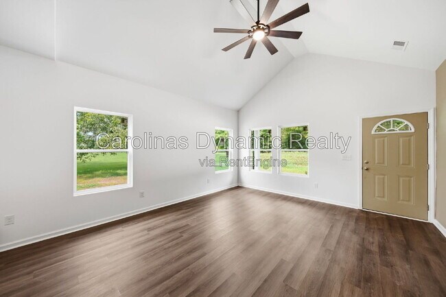 Photo - 1533 S Battleground Ave