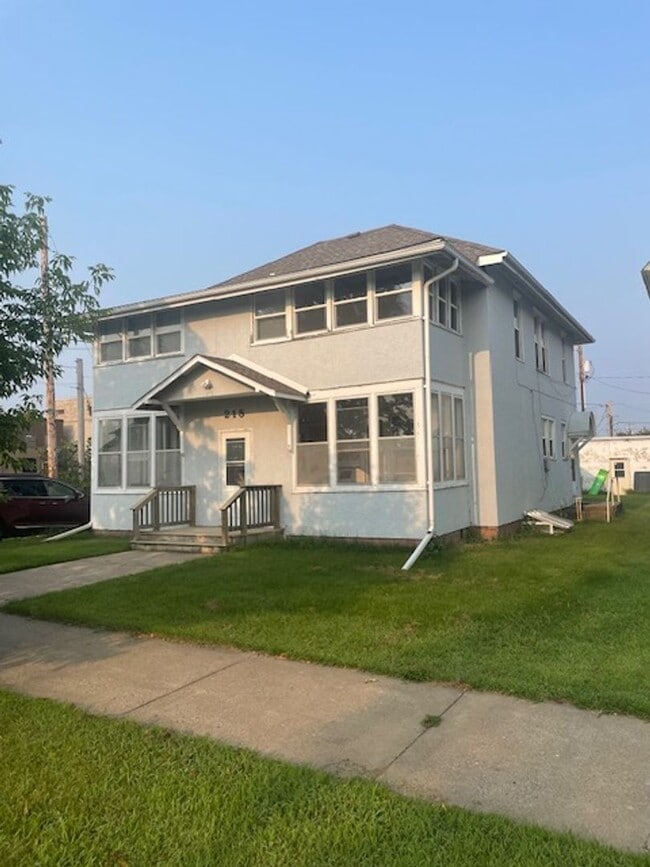 Building Photo - 215 N 5th St Unit 1 Rental