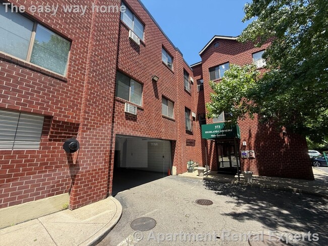 Photo - 373 Highland Ave Unidad #318