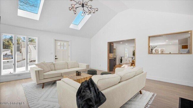 Photo - 95 Meadowbrook Rd