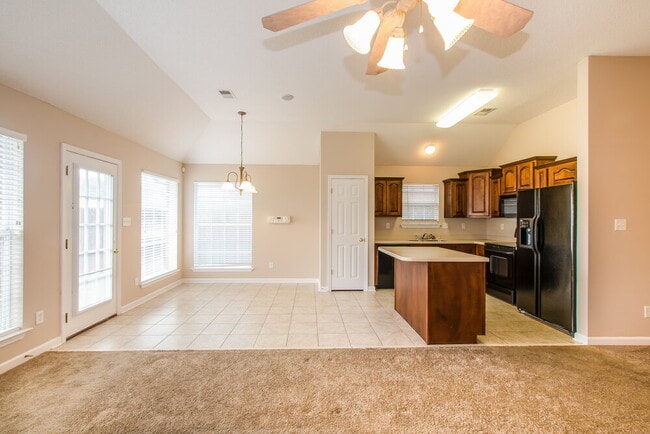 Photo - 938 Classic Cove