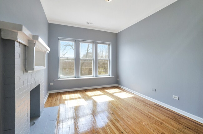 Photo - 7255 S Calumet Ave
