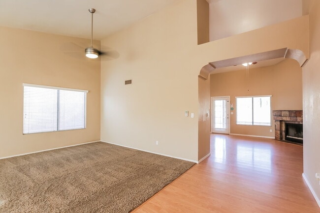 Photo - 544 W Laredo Ave