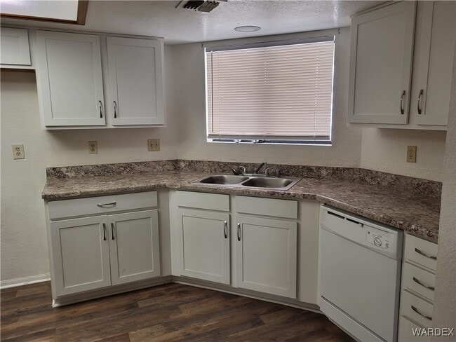 Photo - 2864 Country Club Dr