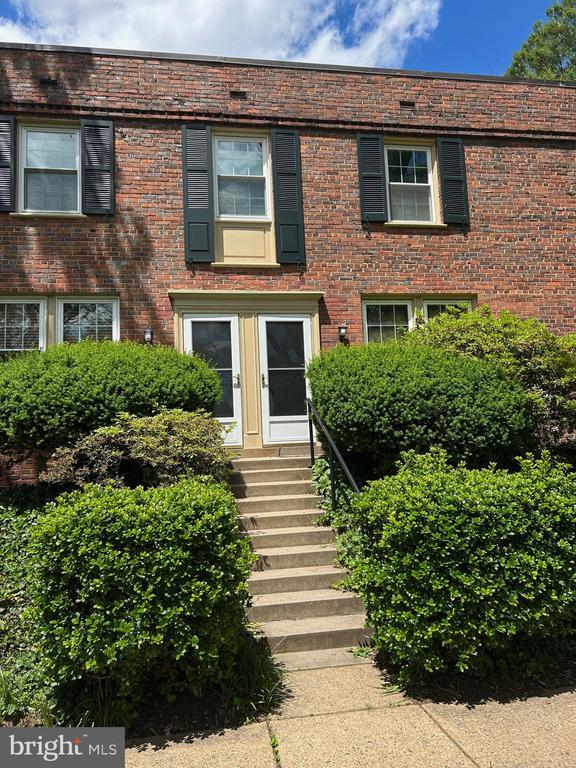 Photo - 1303 S Barton St Townhome