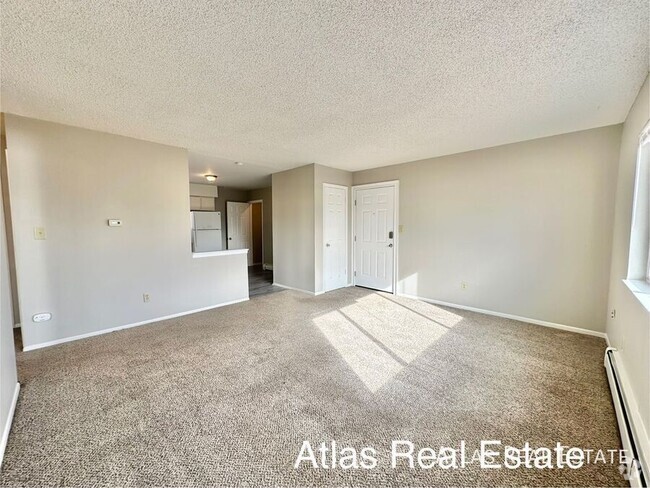 Building Photo - HAVE YOU SEEN THE VIRTUAL TOUR?! Unit 1 Rental