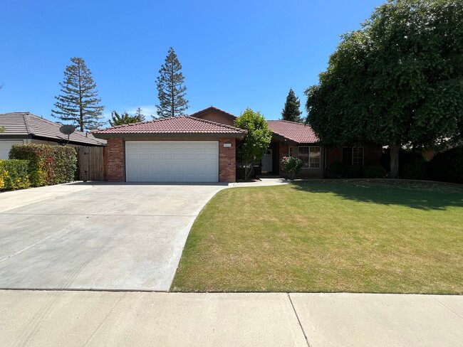 Beautiful Home in the Northwest! - Beautiful Home in the Northwest!