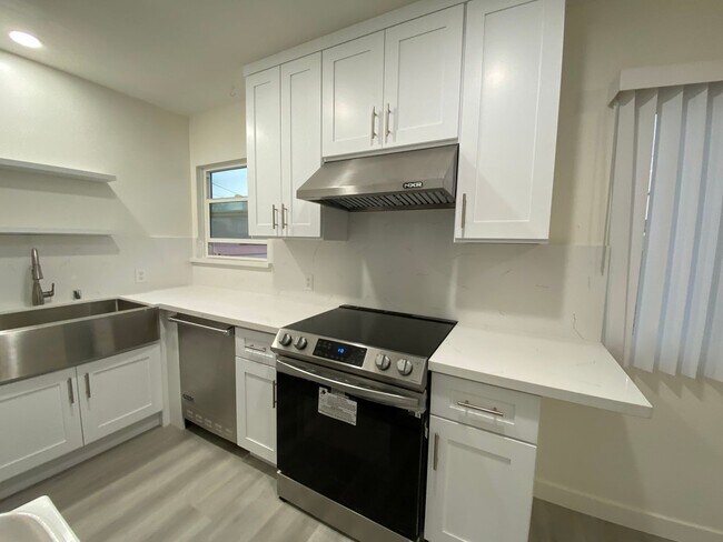 Photo - 26th Santa Monica Unit 1