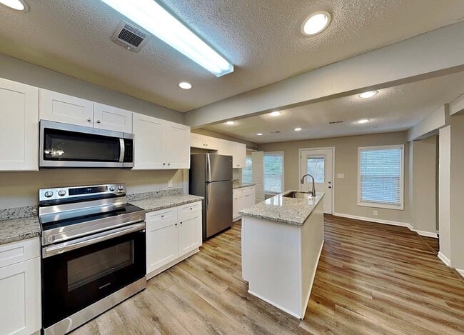 Photo - 459 Utoy Cir SW