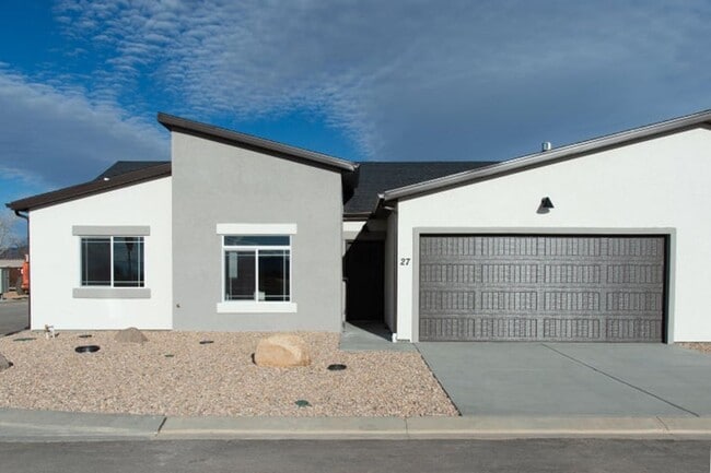 Building Photo - Newer 3 bedroom, 2 bath, one level home in...