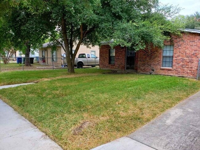 Building Photo - 1231 Kendalia Ave Rental