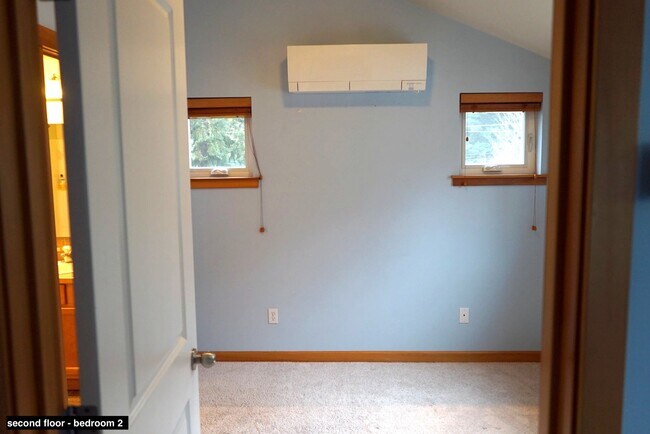 Photo - 2800 NE 137th St