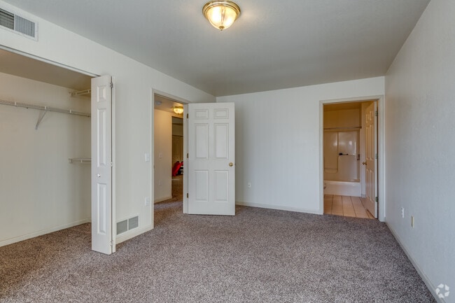 3BR, 2BA - 1,445SF
