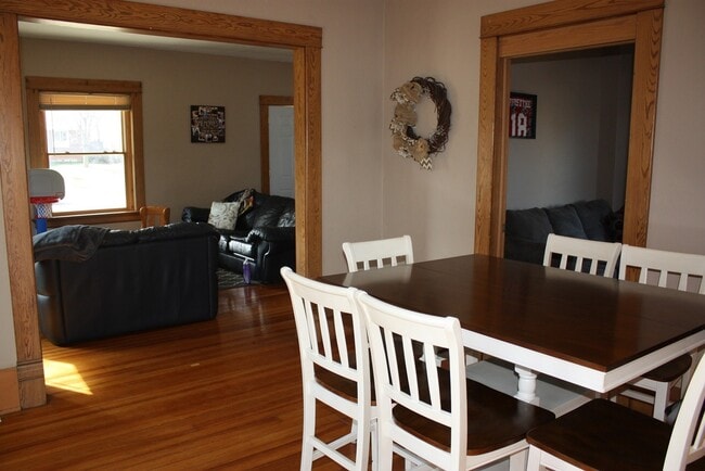 Photo - Spacious Home near downtown Pella!