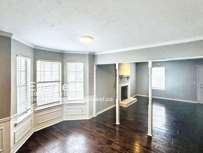 Photo - 1101 Jamestown Way