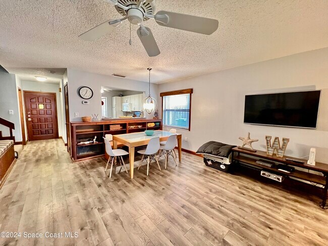 Photo - 416 Sailfish Ave