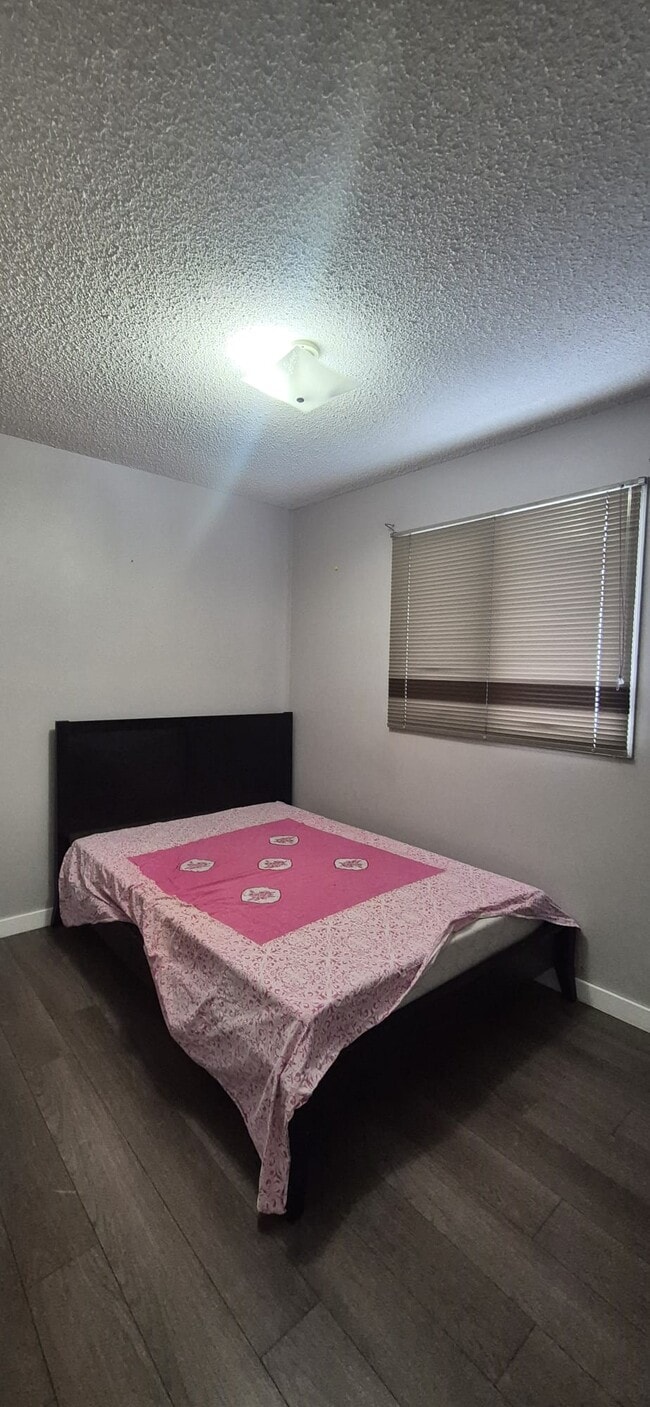 Photo - 82 Rillwillow Pl