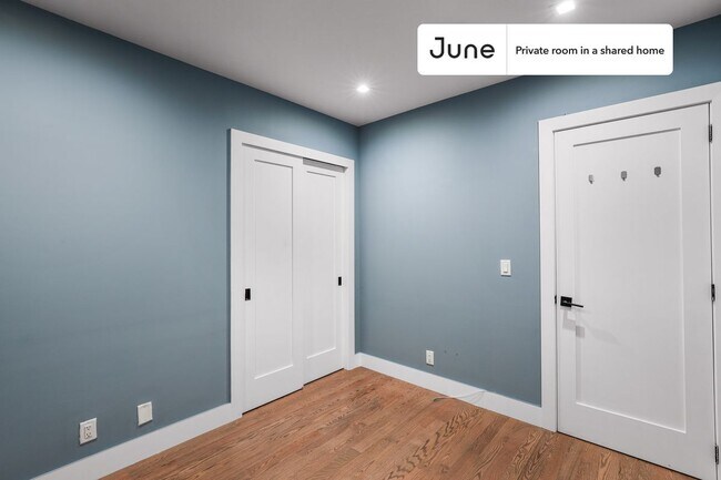 Room in Shared 4 bed/2 bath home in West Harlem