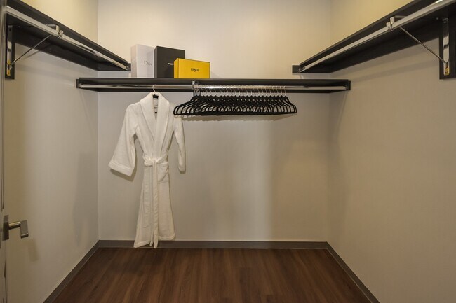 Photo - Lakeview Apartments