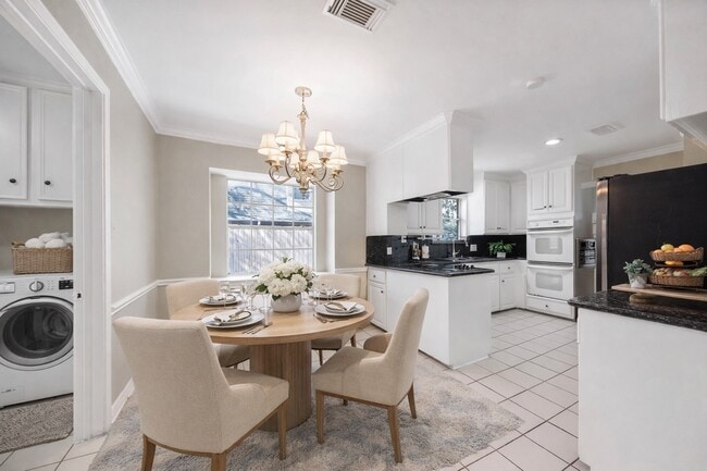 Photo - 16121 Singapore Ln