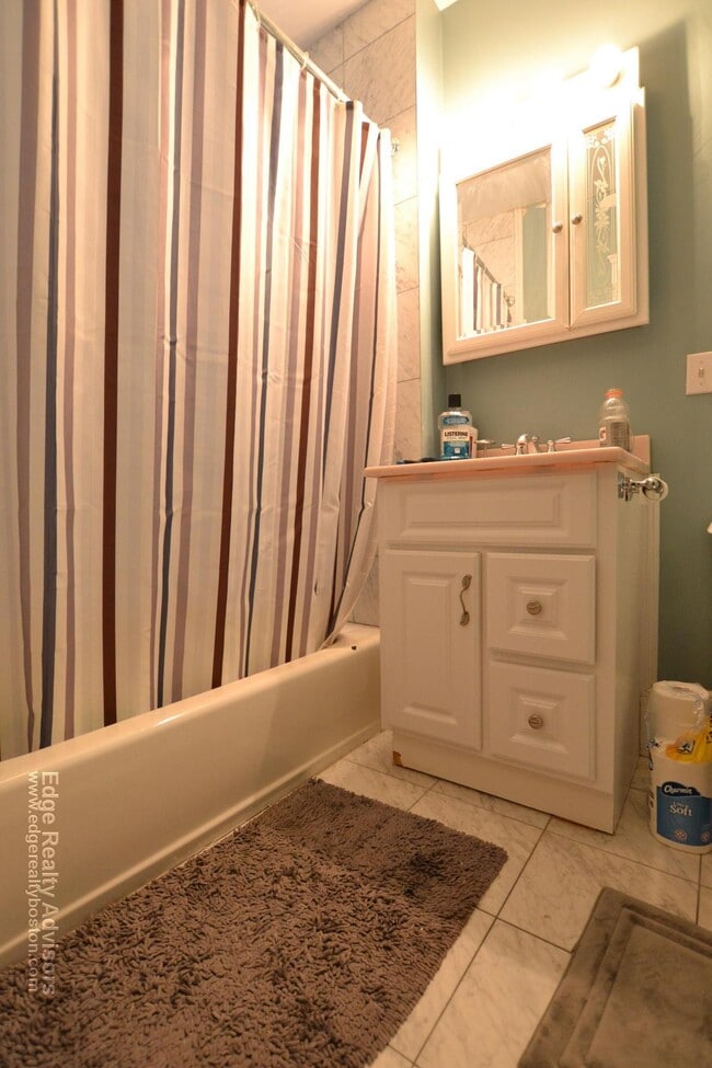 Photo - 14 Sutherland Rd Unit 3