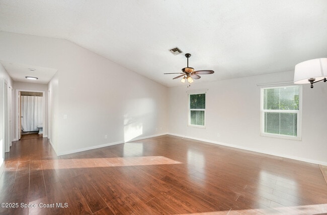 511 Biscayne Ln