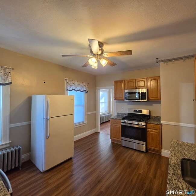 142 Oakland Terrace Unit 2