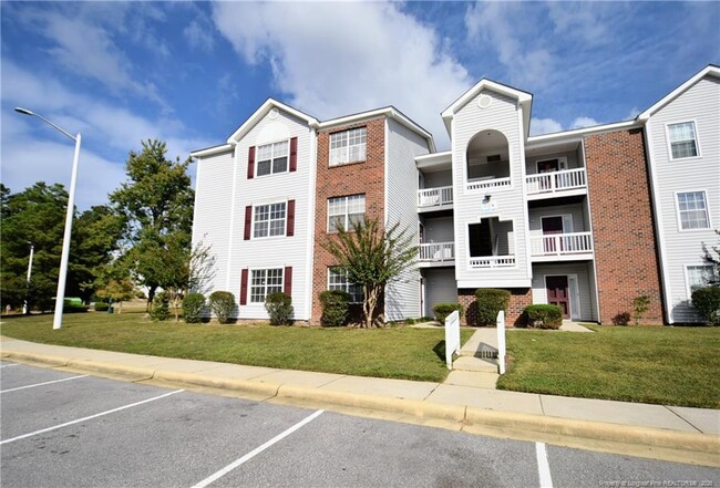 Photo - 224 Waterdown Dr