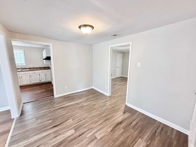 Photo - 858 Eyers Rd