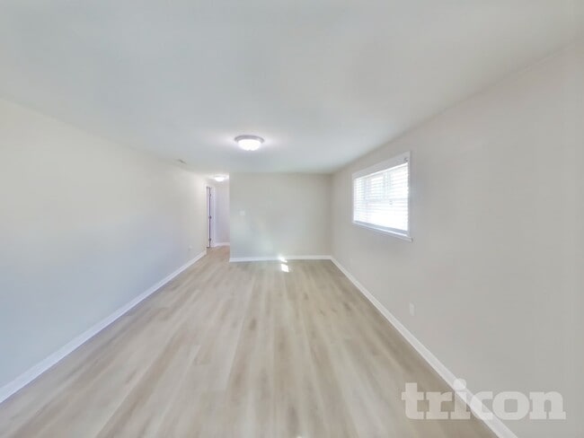 Photo - 1006 De La Vista Pl