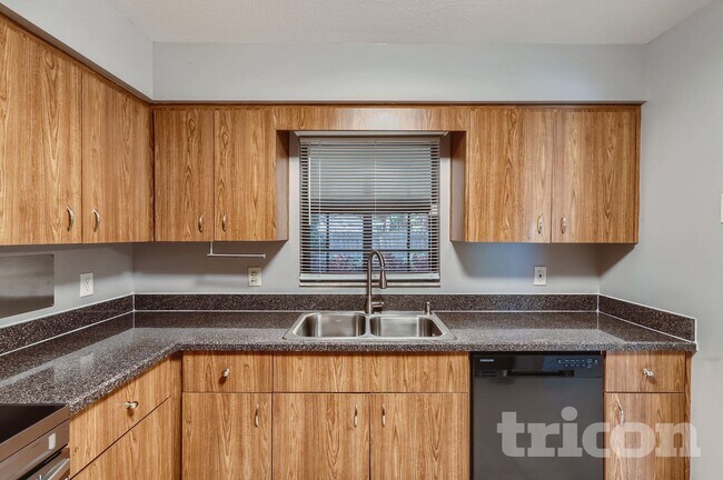 Photo - 2008 59th Cir S