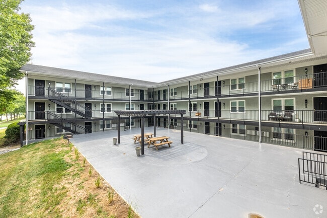 Townhomes & Flats at Fontaine