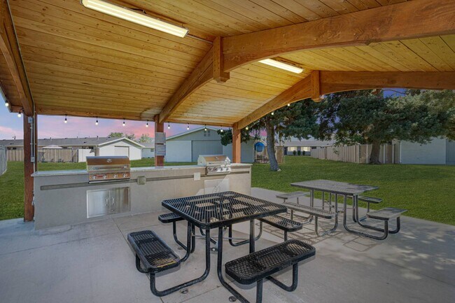 Cadence Apartment Homes