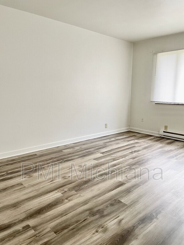 Photo - 2010 Lathrop St