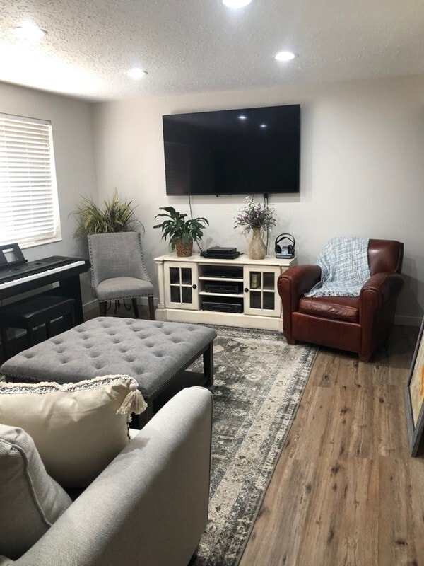 Photo - 2145 E Oakridge Dr Unit Apt C