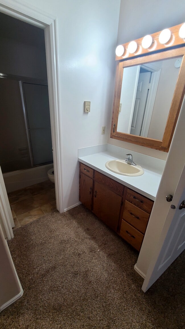 Photo - 1952 Henryanna Ave Unit 1960