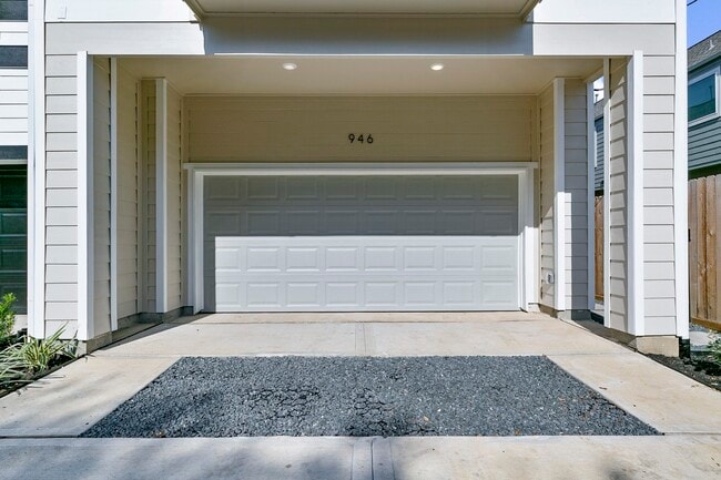Photo - 946 Judiway St