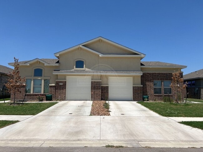 Building Photo - 5005 White Rose Dr Rental