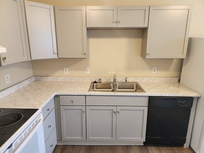 Photo - 4806 S Union St