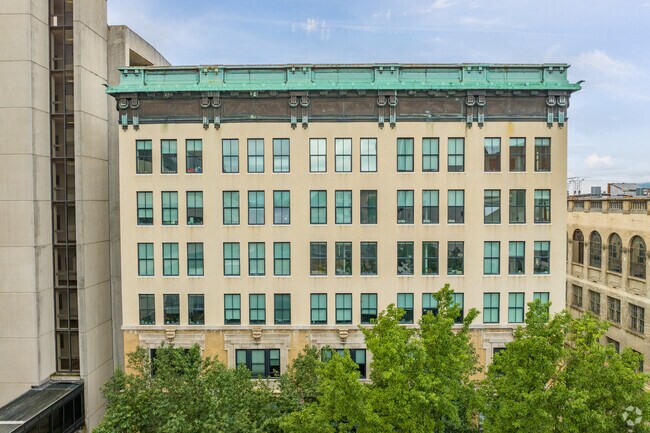 301 1st St SW - Parkway 301