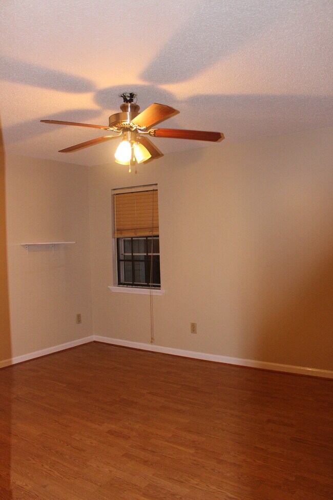 Photo - 359 Jamestown Manor Dr