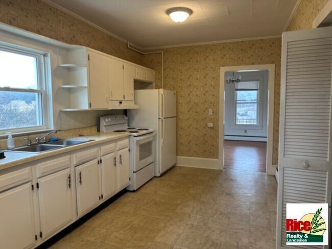 Photo - 905 Lusters Gate Rd