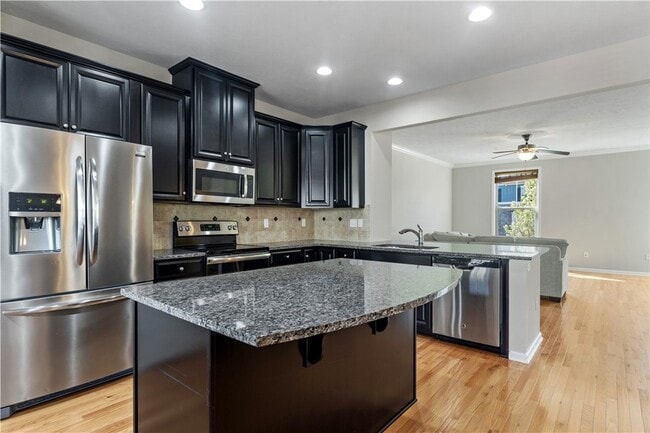 Photo - 410 Fairmont Dr